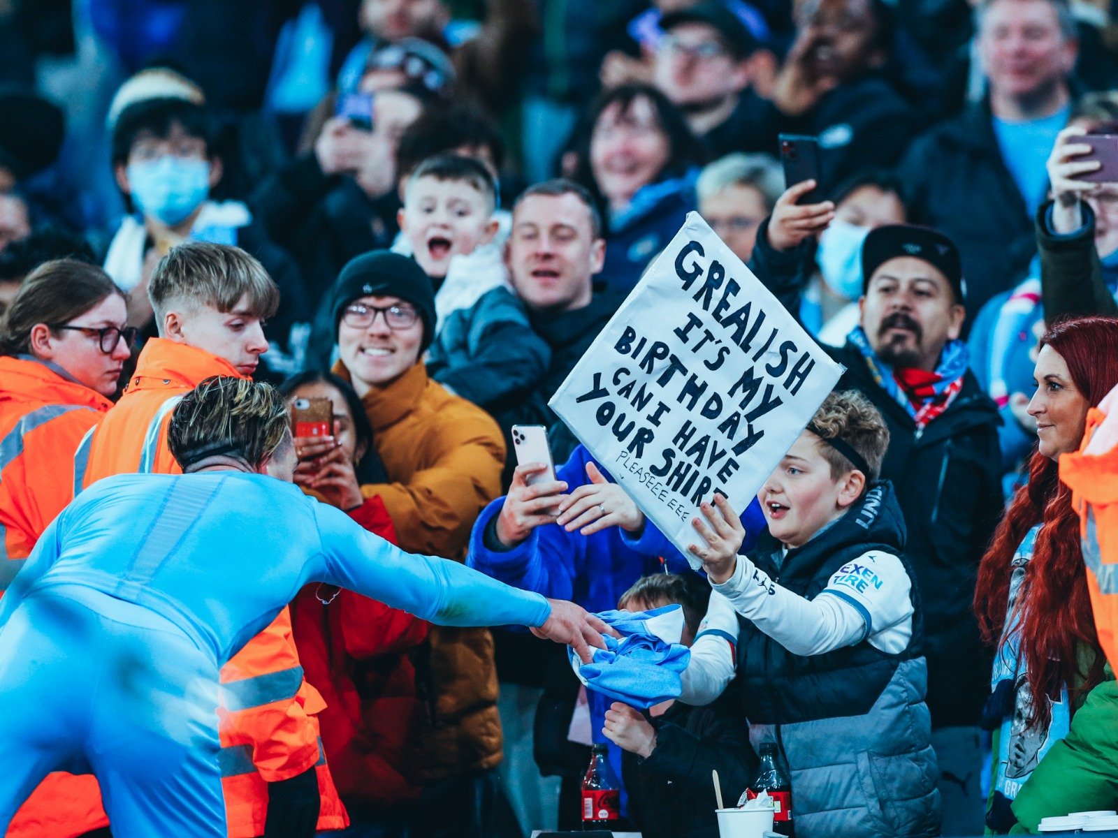 阿斯：贝林在皇马和英格兰同时陷入困境，他难以融入战术体系（阿斯：贝林在皇马与英格兰双线受挫，战术适配成难题）